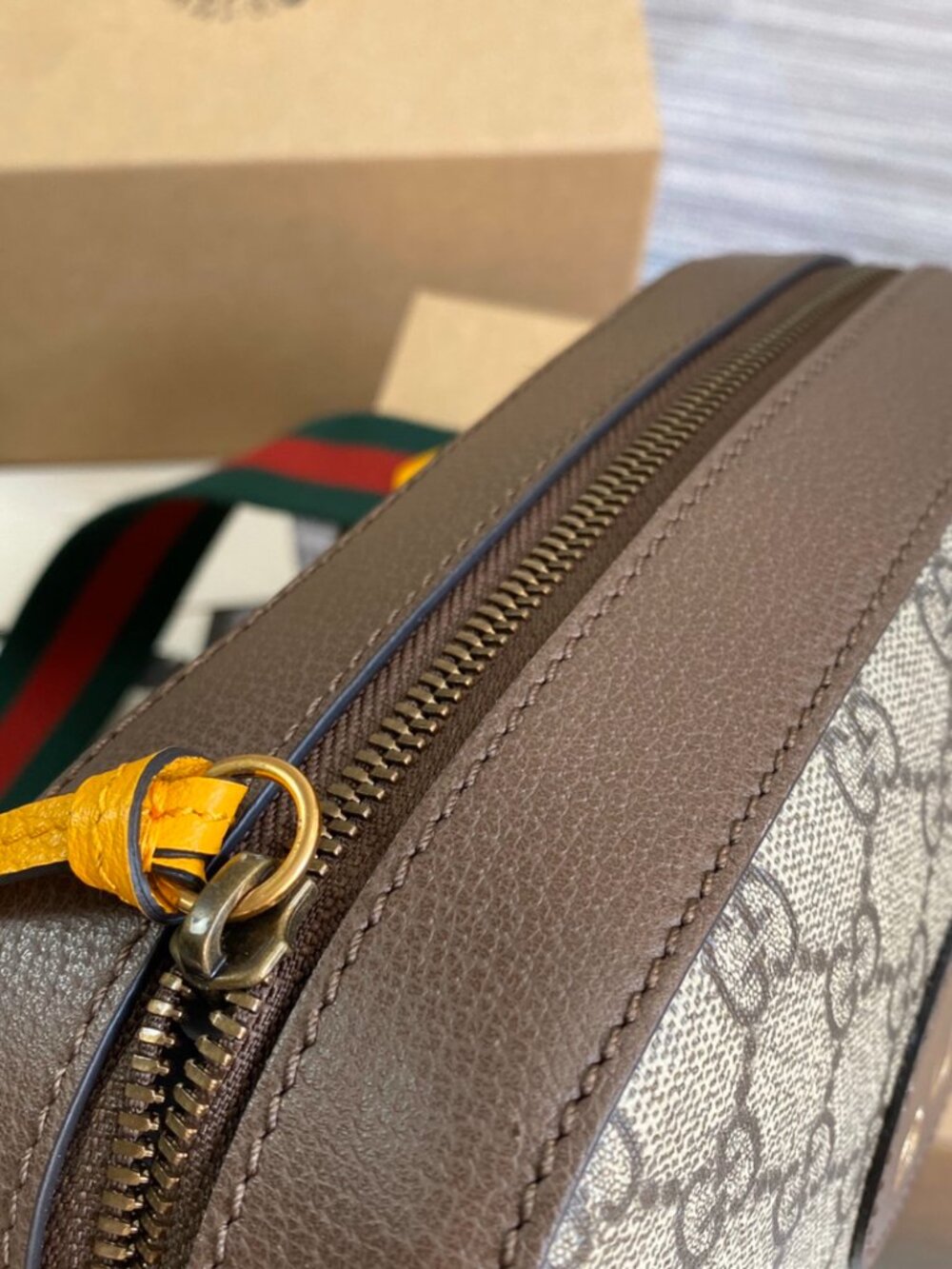 Gucci GG Supreme Canvas Crossbody with Green-Red Web and Yellow Accents - Picture 5 of 9